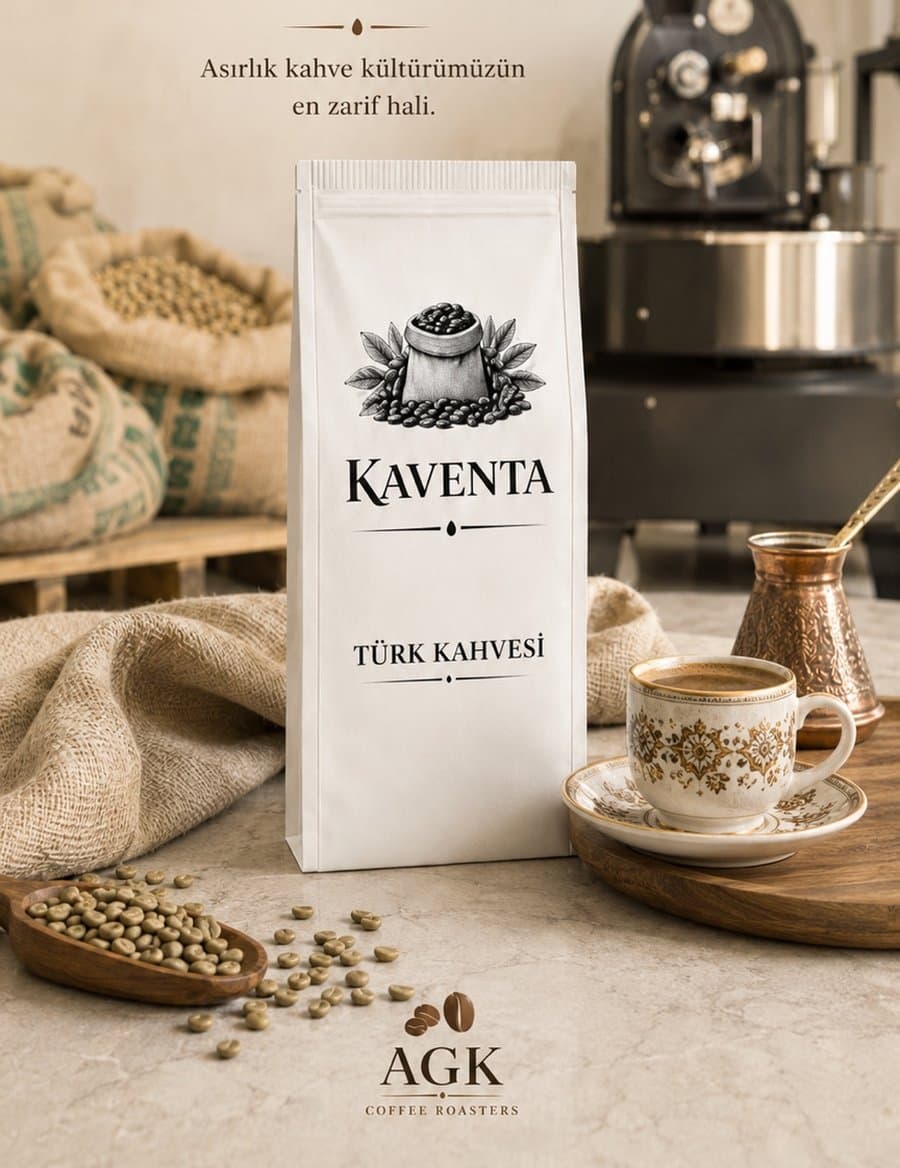 Kaventa Türk Kahvesi paketi, cezve ve fincan eşliğinde kavurma tesisinde